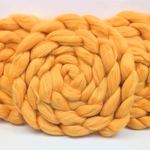 Commercially Dyed Roving | Acrylic | Creamsicle