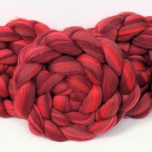 Blended Roving / Combed Top | Merino | Dragon's Blood