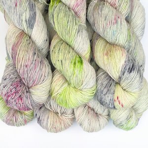 Hand Dyed / Painted Yarn | Fingering Weight |  SW Merino / Silk / Stellina | Slush Puppy