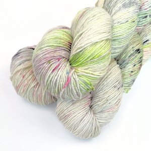 Hand Dyed / Painted Yarn | Fingering Weight |  SW Merino / Silk / Stellina | Slush Puppy