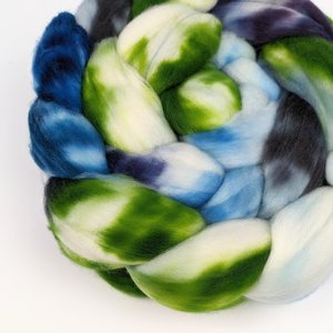 Hand Painted Top / Roving | Superwash 18.5 Micron Merino | Heaven And Earth
