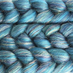 Blended Roving / Combed Top | Corriedale / Nylon | Skinny Dipping