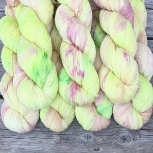 Hand Dyed / Painted Yarn | Lace Weight | Merino / Silk | Pina Colada