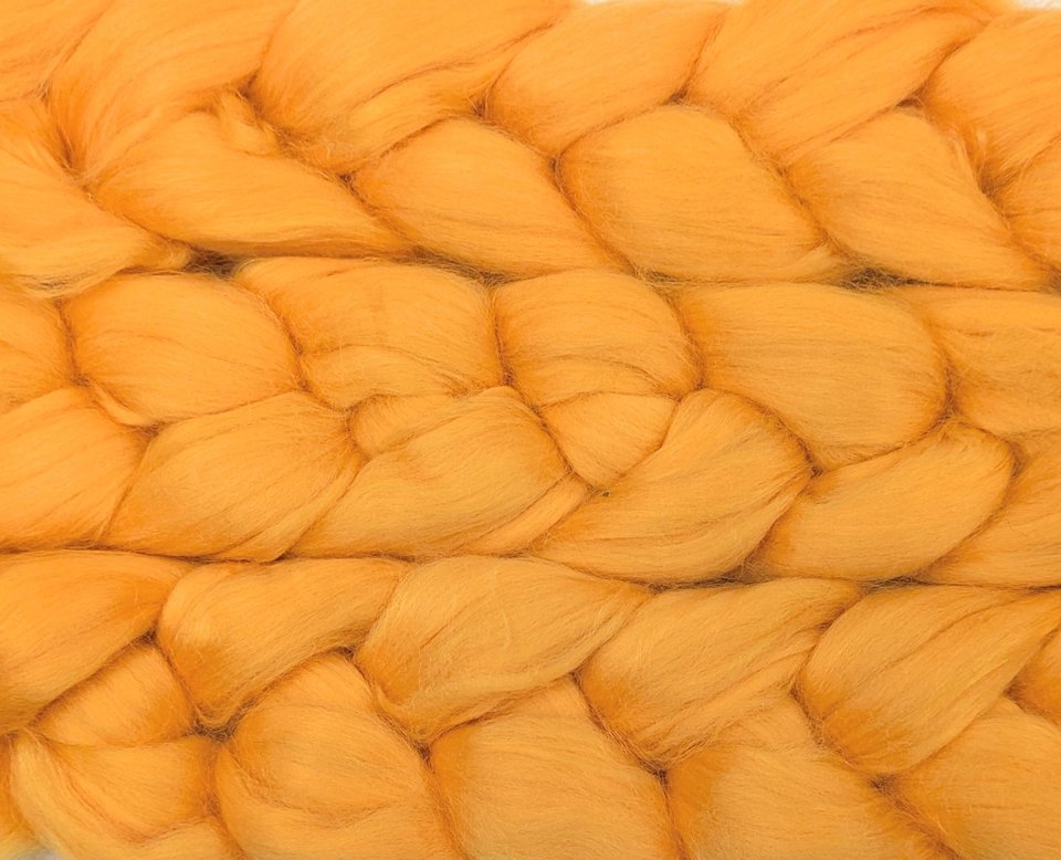 Commercially Dyed Roving | Acrylic | Creamsicle