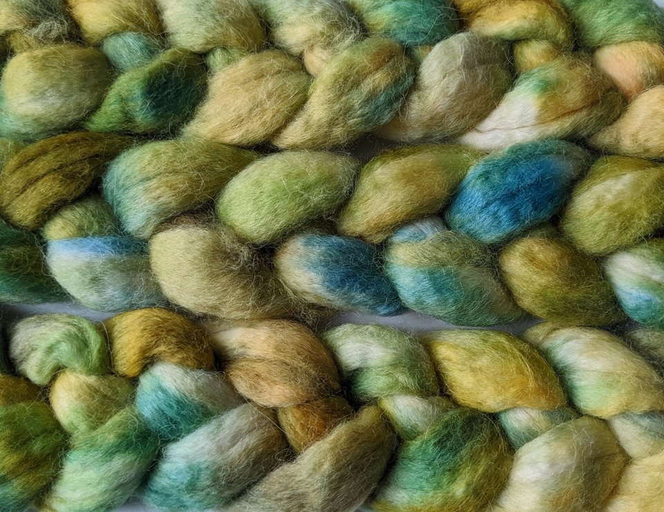 Hand Painted Top / Roving | Baby Alpaca | The Grinch