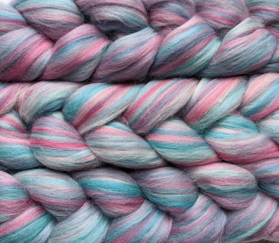 Blended Roving / Combed Top | Merino | Wink