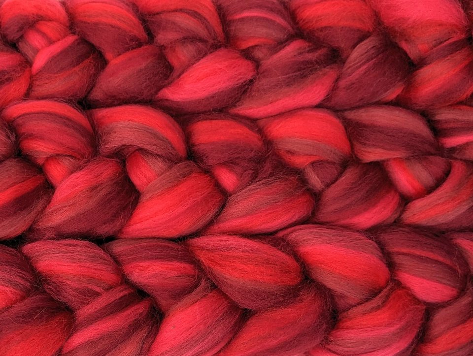 Blended Roving / Combed Top | Merino | Dragon's Blood