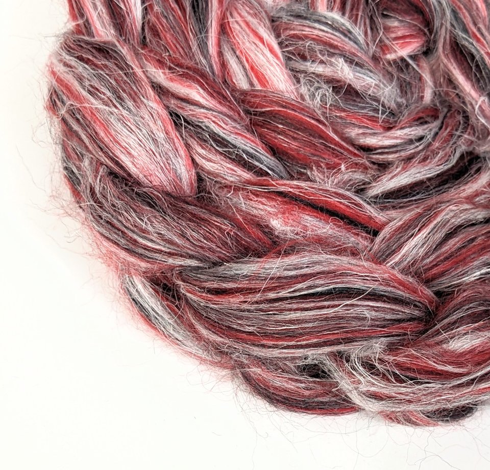 Blended Roving / Combed Top | Merino / Flax | Queen Of Hearts