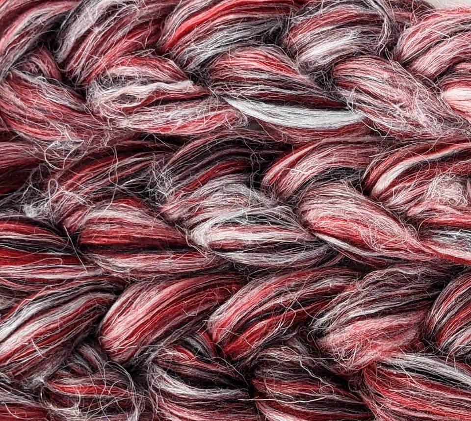 Blended Roving / Combed Top | Merino / Flax | Queen Of Hearts