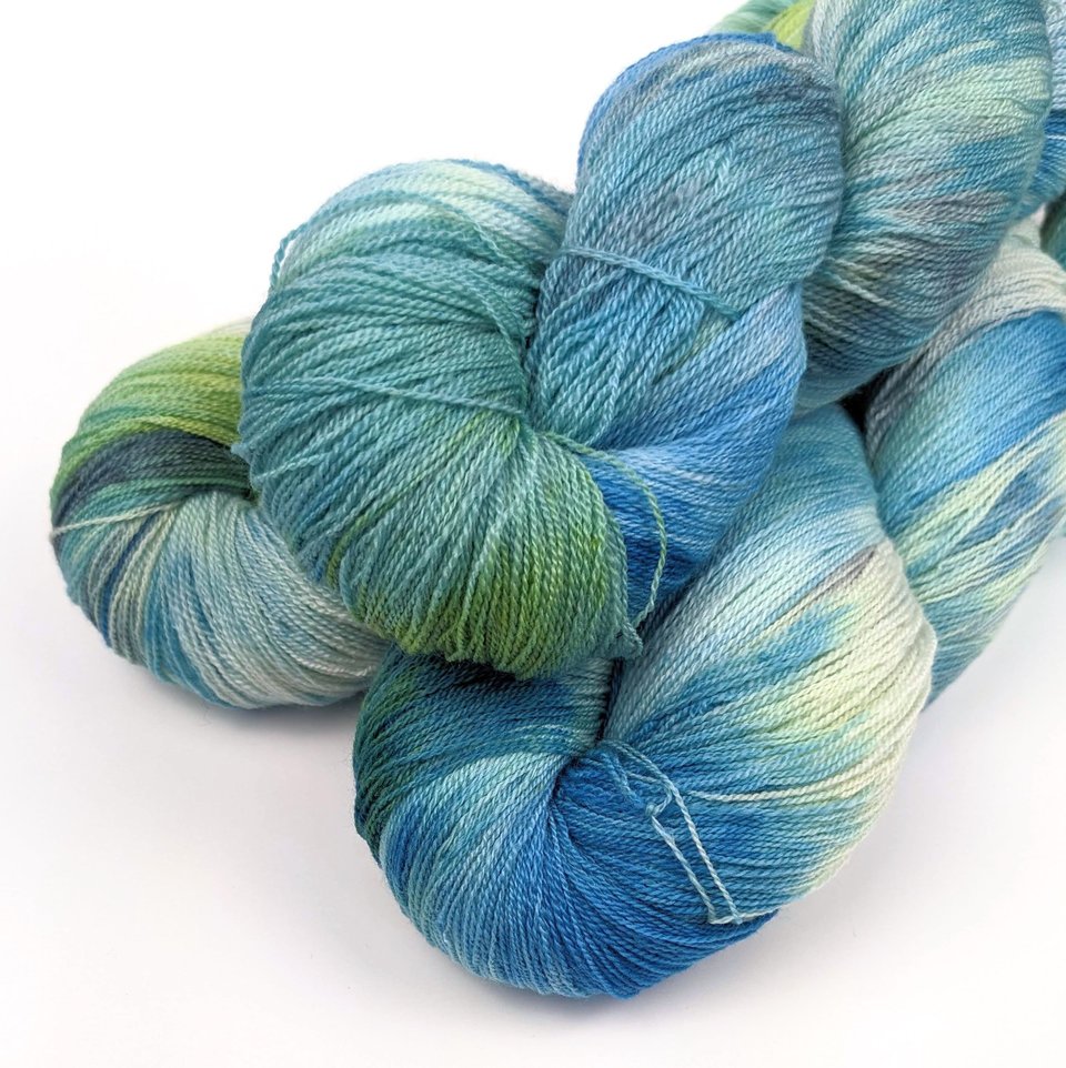 Hand Dyed / Painted Yarn | Lace Weight | Merino / Silk | Ocean Breeze