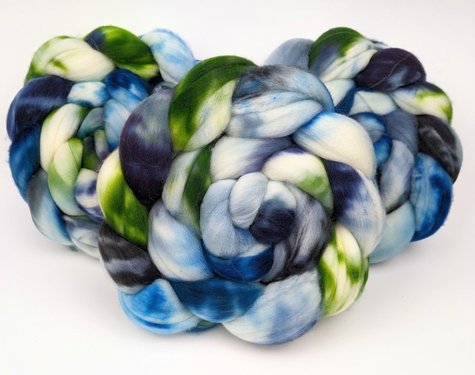Hand Painted Top / Roving | Superwash 18.5 Micron Merino | Heaven And Earth