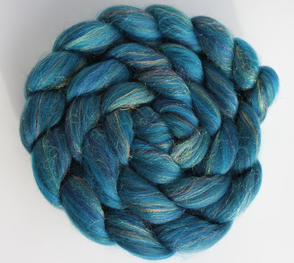 Blended Roving / Combed Top | Corriedale / Nylon | Skinny Dipping